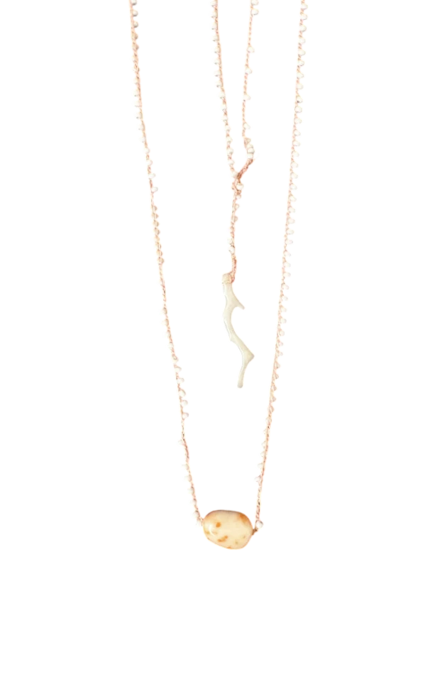 Collana lunga rosa con coralli rosa 